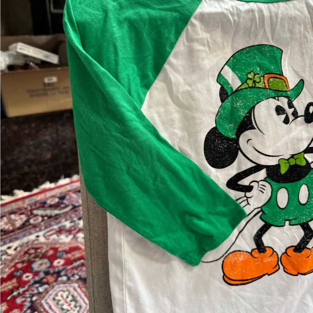 RESERVEDDisney Green and White 3/4 Sleeve Tee-Shirt. NWT LADIES MEDIUM - Picture 2 of 4